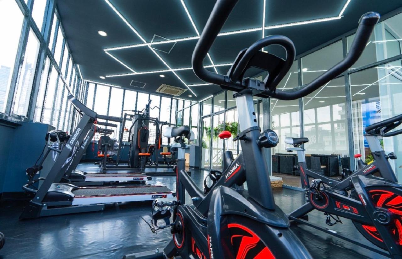 Sapphire Hotel Silom Bangkok Esterno foto A gym in China