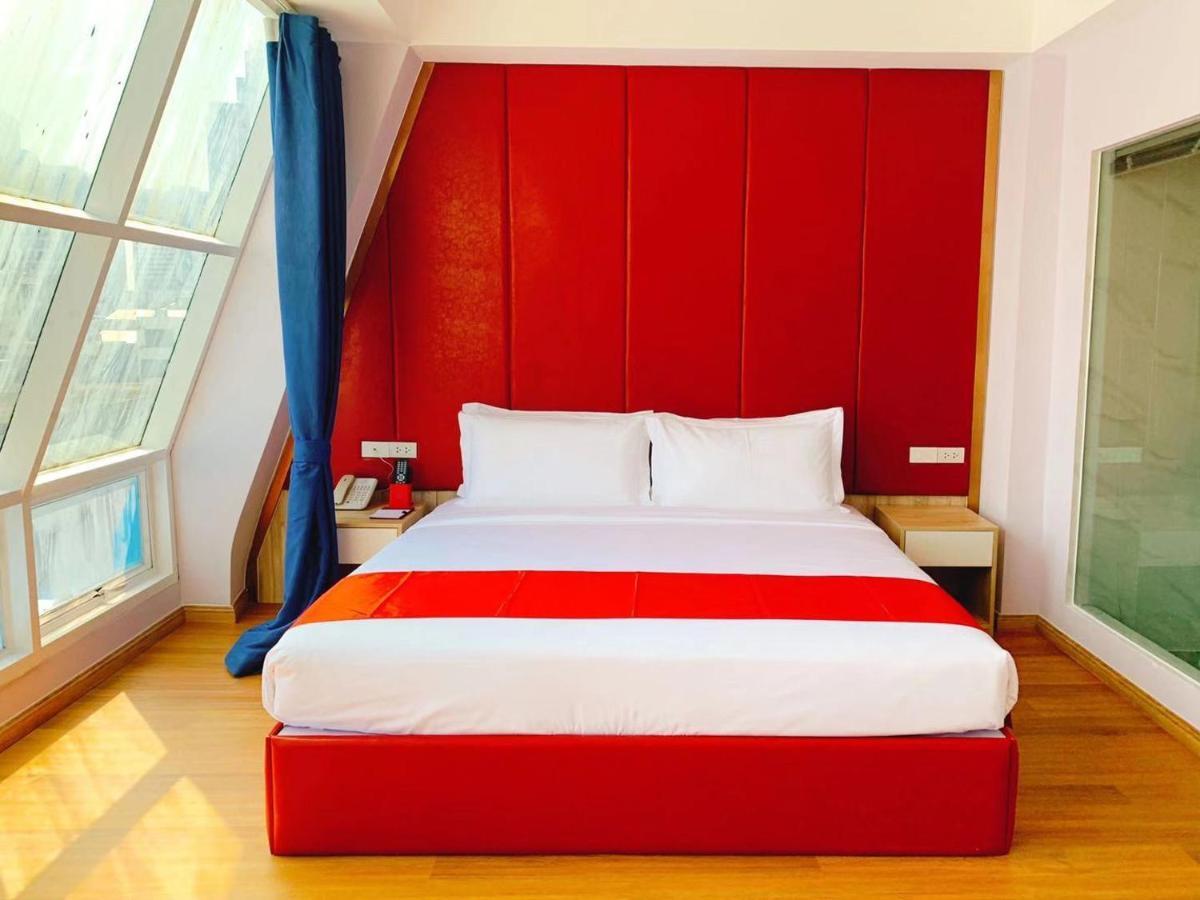 Sapphire Hotel Silom Bangkok Esterno foto