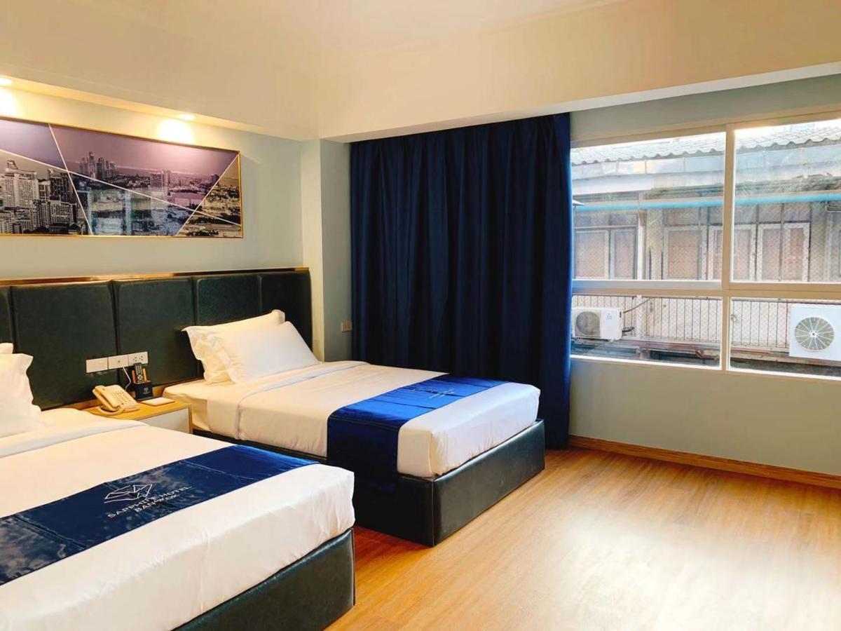 Sapphire Hotel Silom Bangkok Esterno foto Deluxe Room