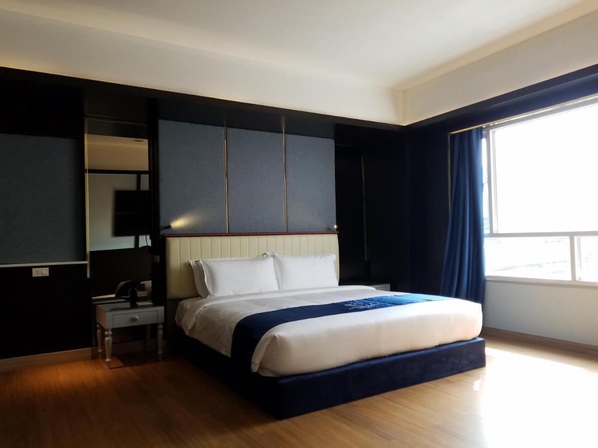 Sapphire Hotel Silom Bangkok Esterno foto